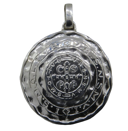 medalla san benito ( diametro: 3,4 cm )