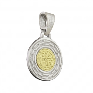 Colgante Medalla san Benito con double en el centro y rayitas alrededor. 2 cm